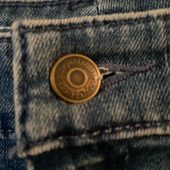 Vineyard Vines Denim Skirt - Picture 3 of 6